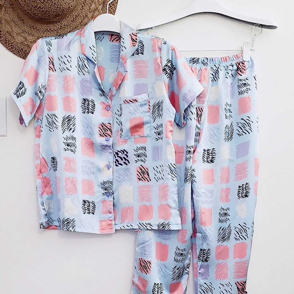 Junior's satin pajamas set